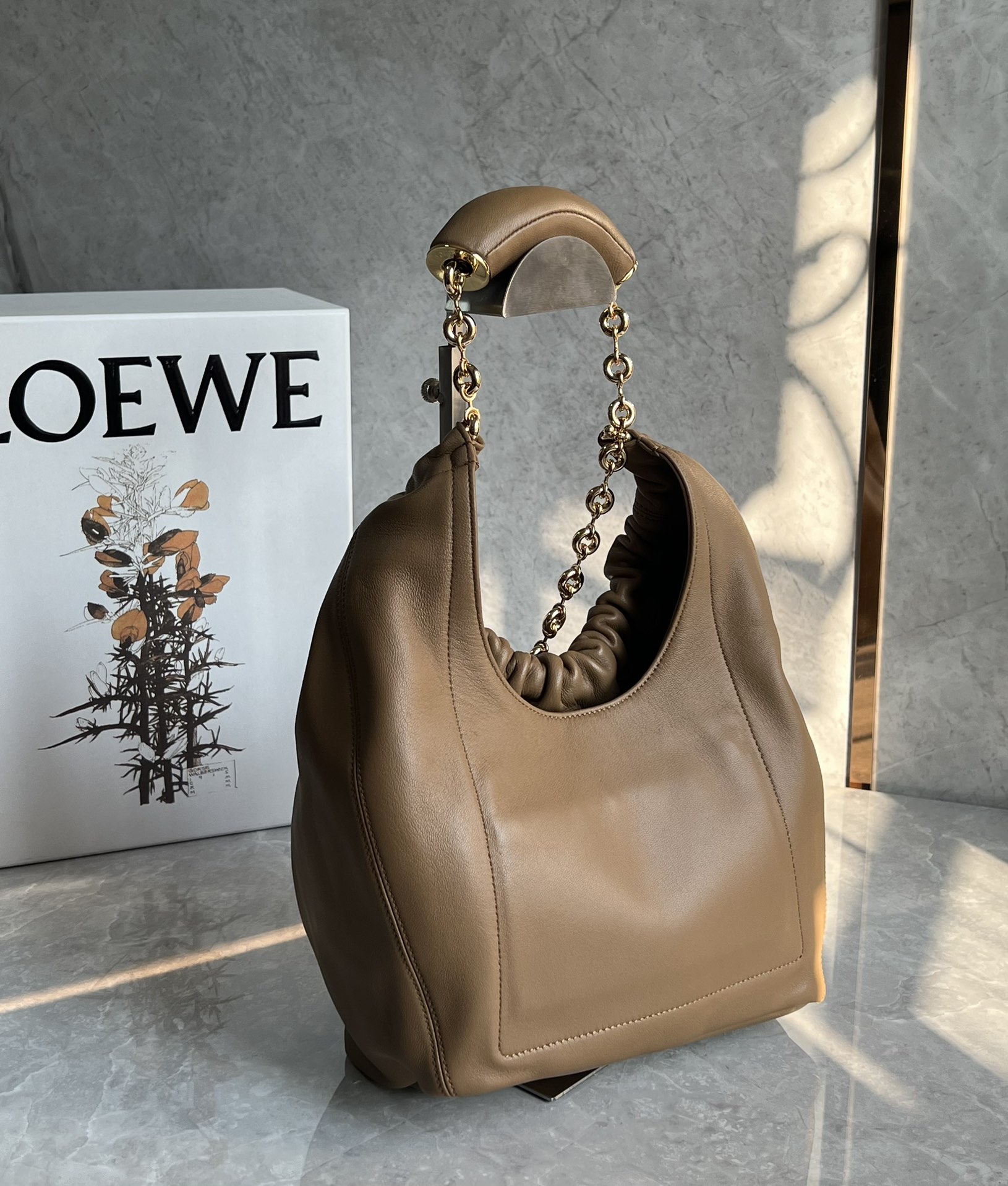 Loewe Medium Squeeze Bag in Mellow Nappa Lambskin Toffee